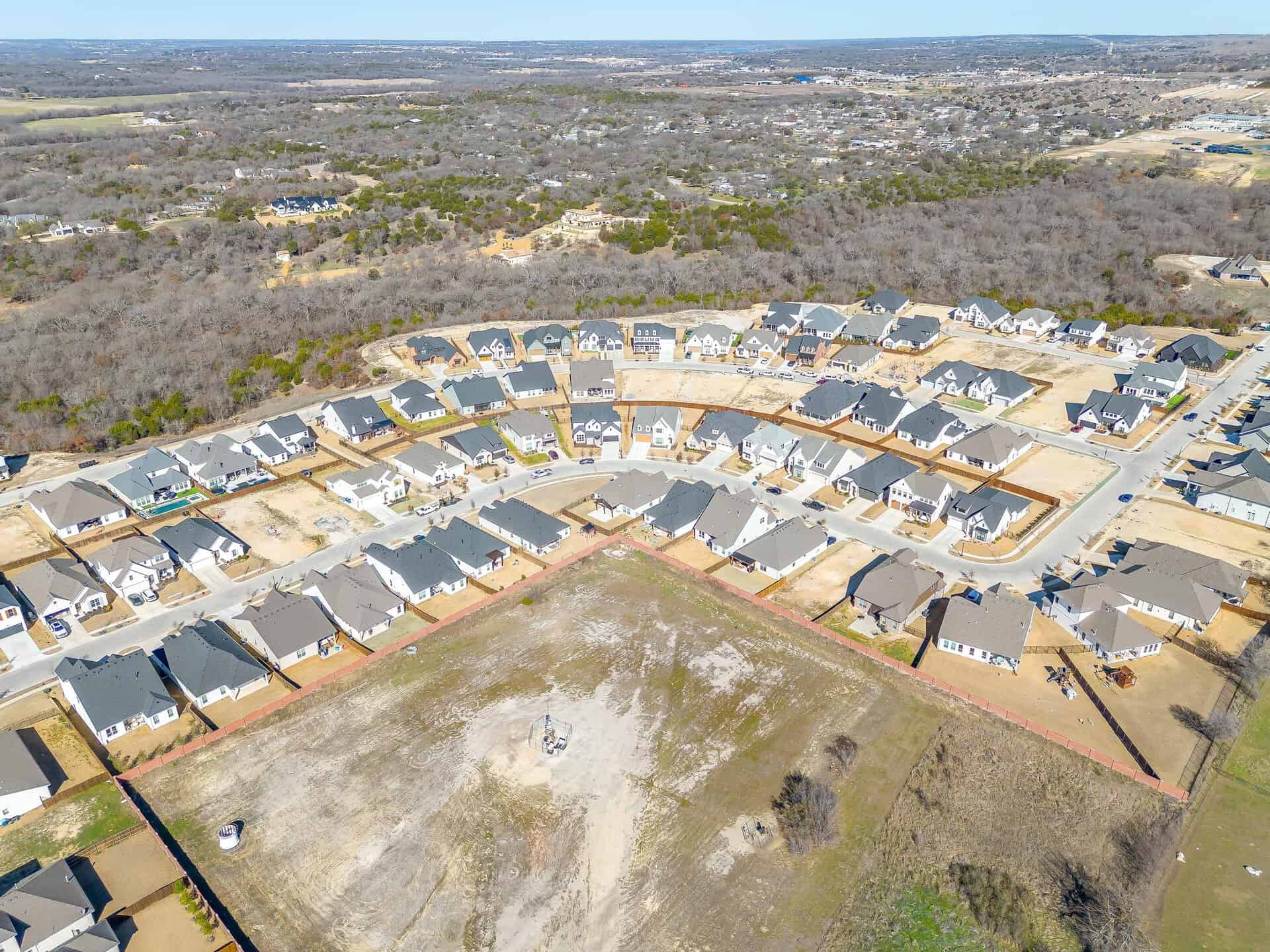 An image that shows 244 Observation Drive N (9 Of 64)