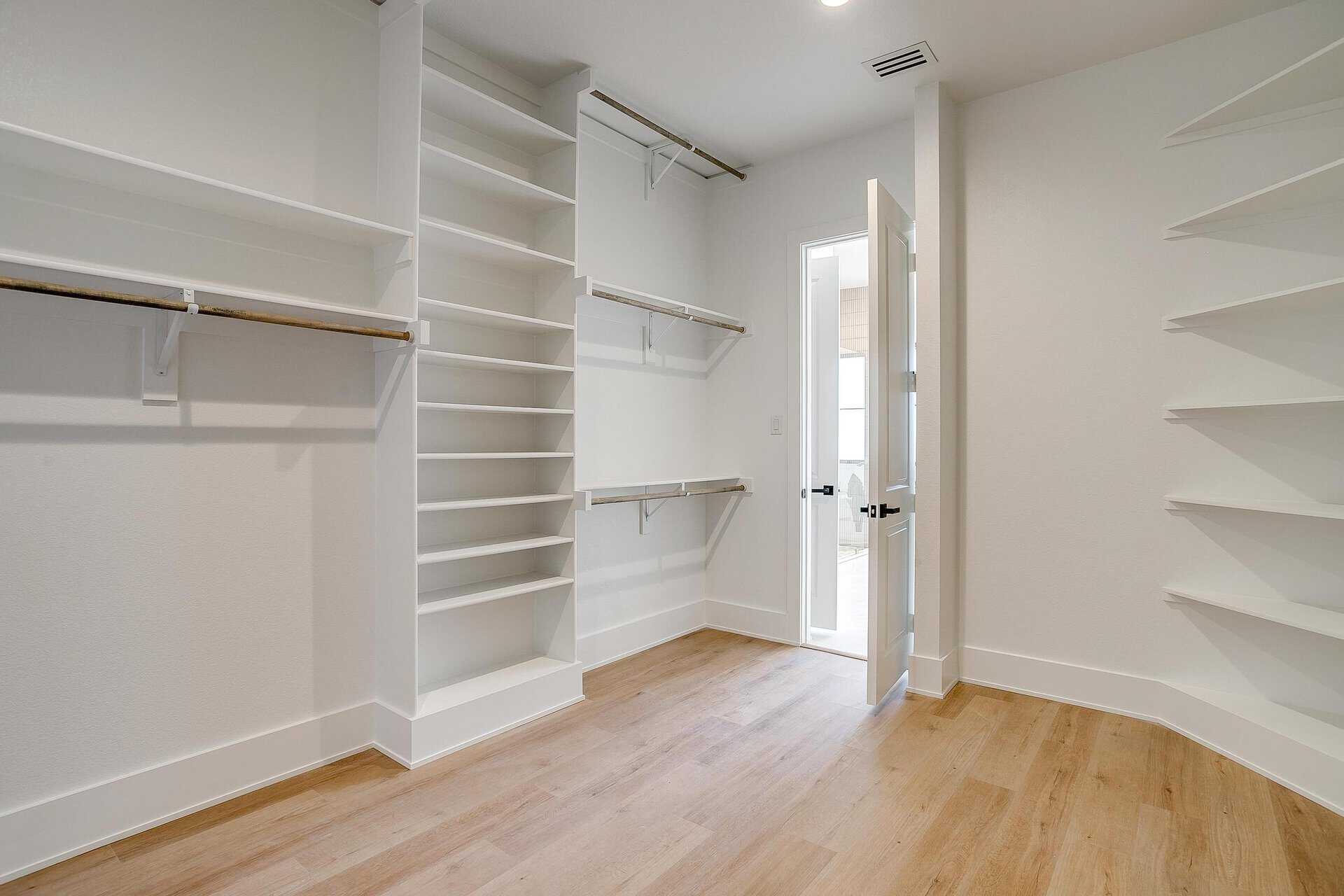 An image that shows 4513 Fair Creek (43 Of 62)