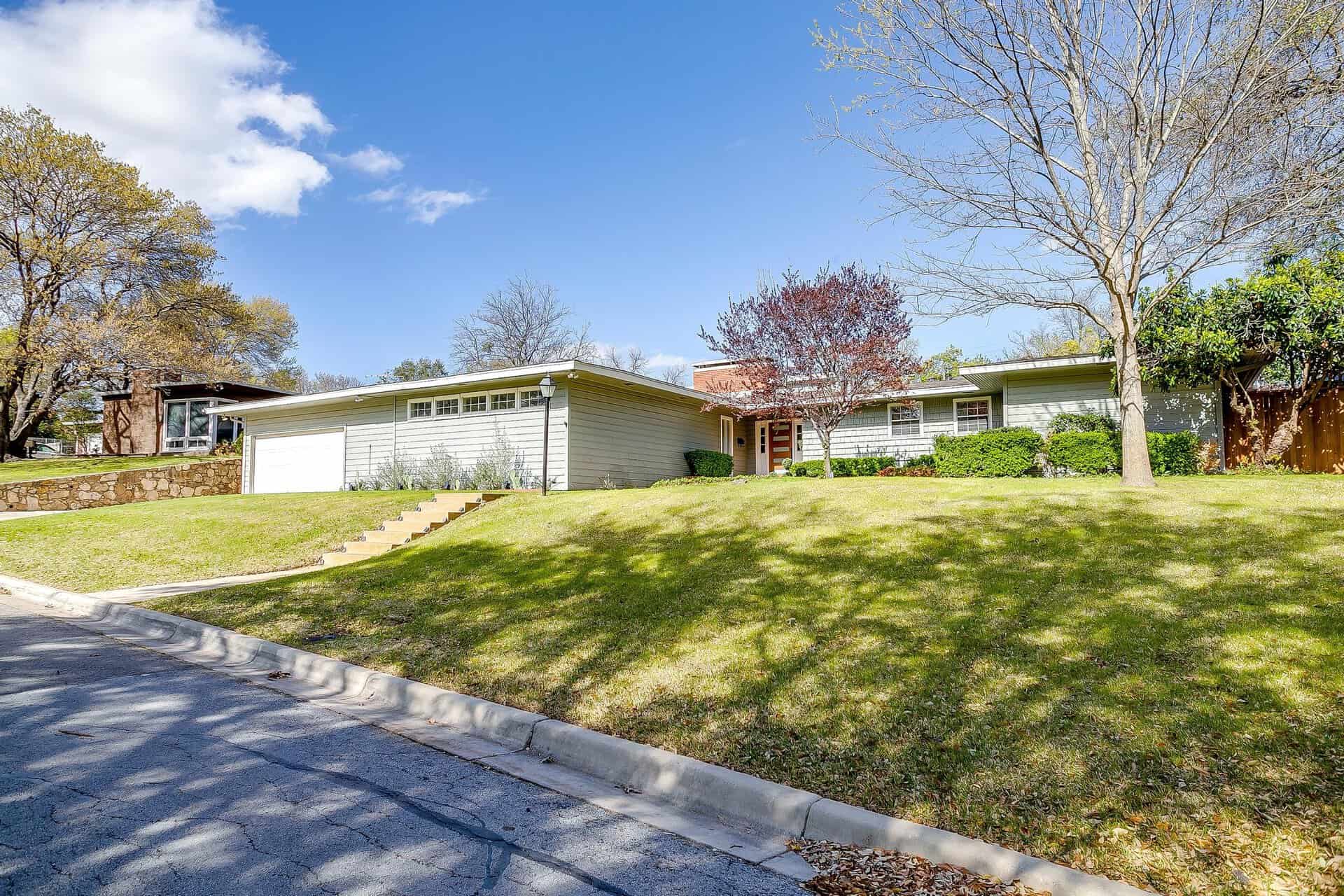 An image that shows 4733 Winthrop Ave. W (3 Of 44)