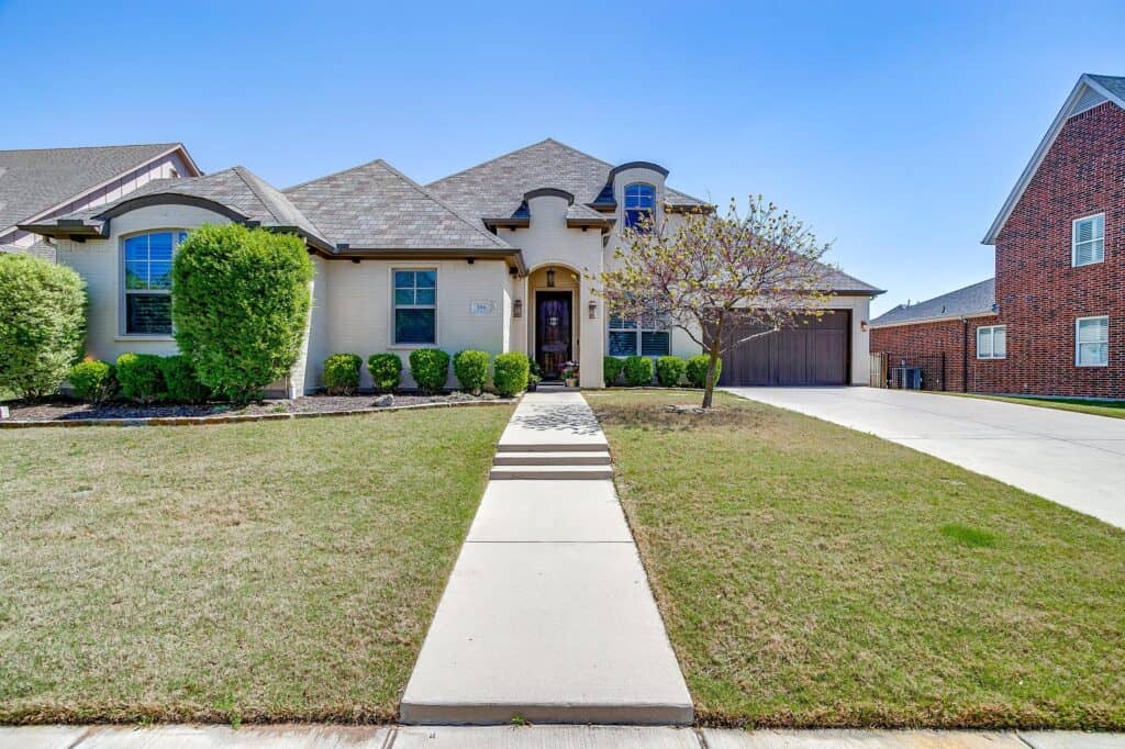 An image that shows 306 Creekview Terr (4 Of 63)