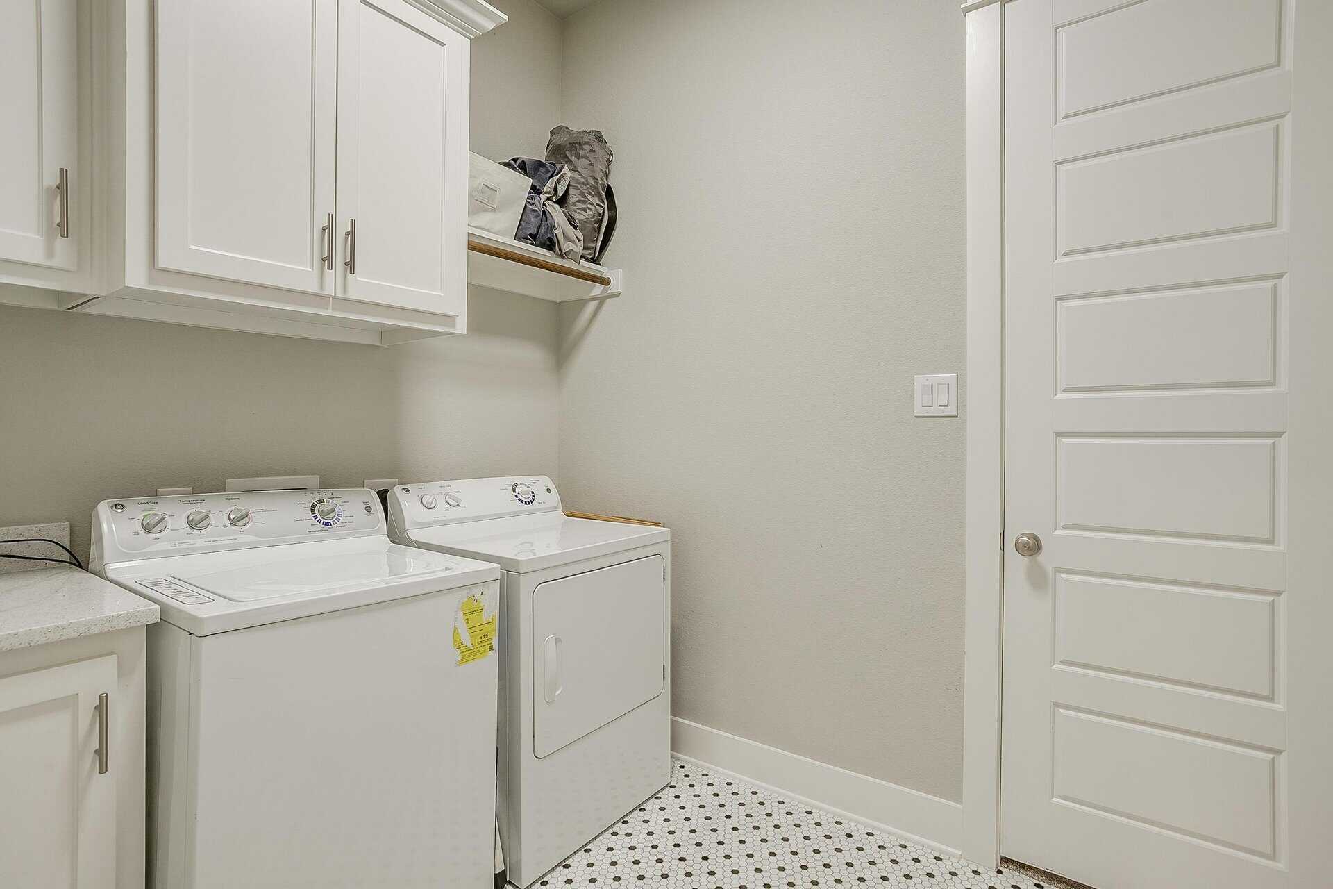 An image that shows 716 Prairie Timber Rd (33 Of 42)