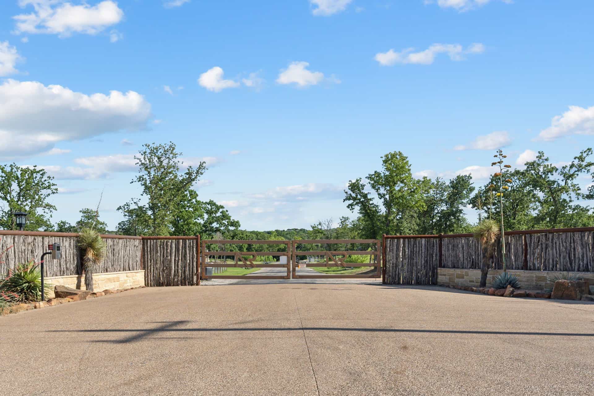 An image that shows 00 1 4 Web Or Mls 1015 And 1019 Newsom Ranch Way 04