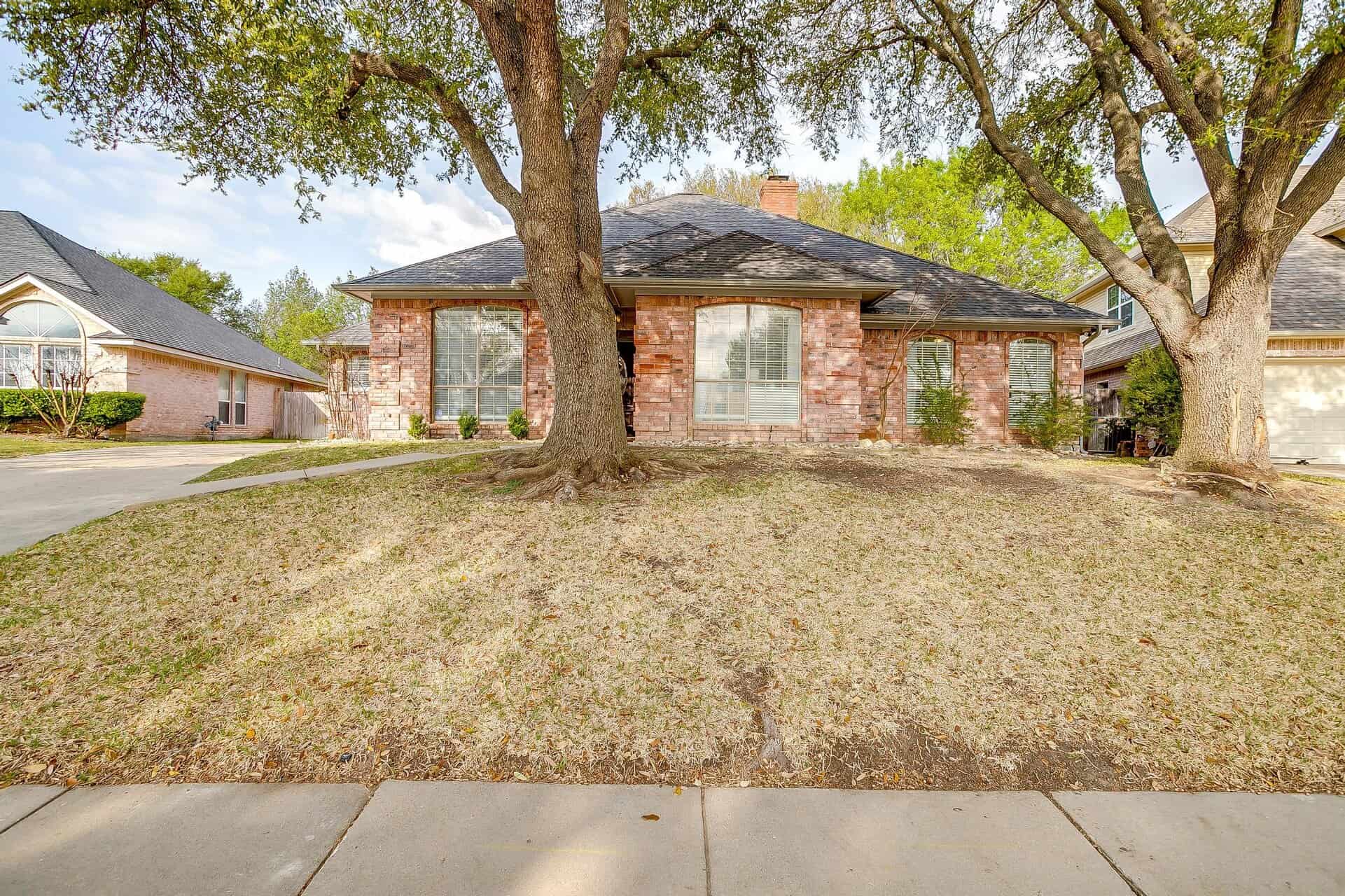 An image that shows 10264 Fieldcrest Dr (2 Of 43)