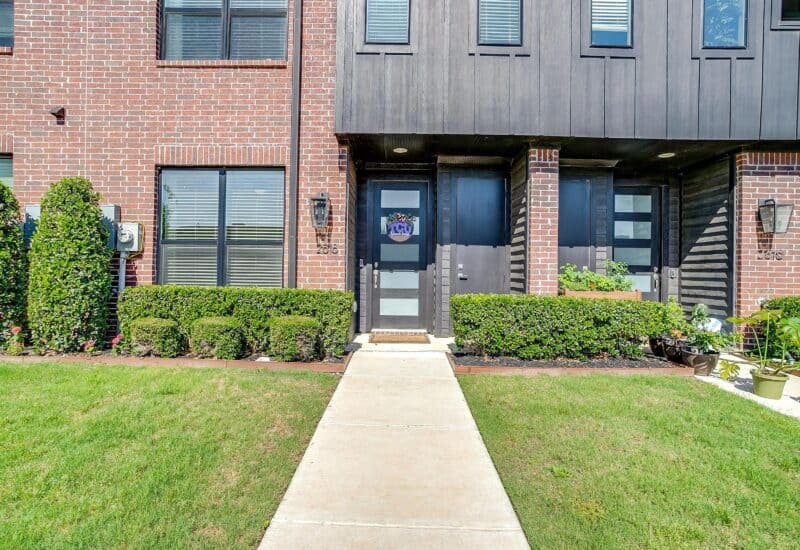 An image that shows 2818 Addison Park Lane (3 Of 42)