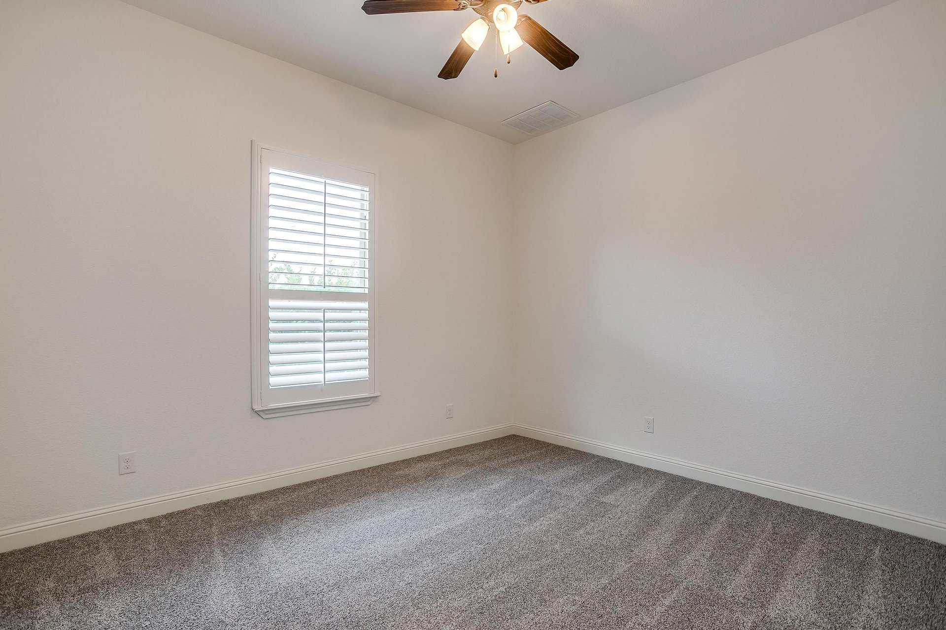 An image that shows 301 Bluestem Ln (28 Of 42)
