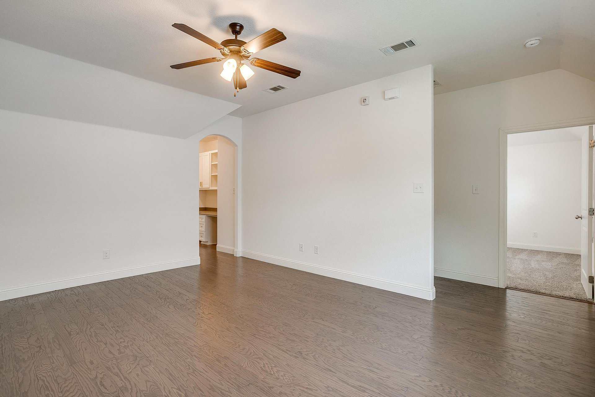 An image that shows 301 Bluestem Ln (31 Of 42)