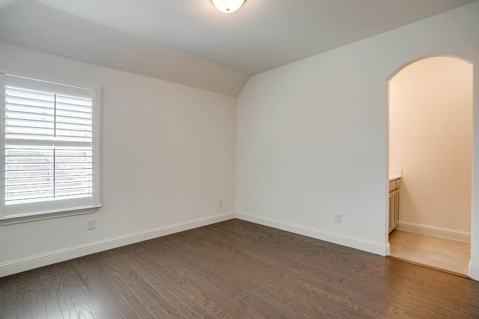 An image that shows 301 Bluestem Ln (34 Of 42)