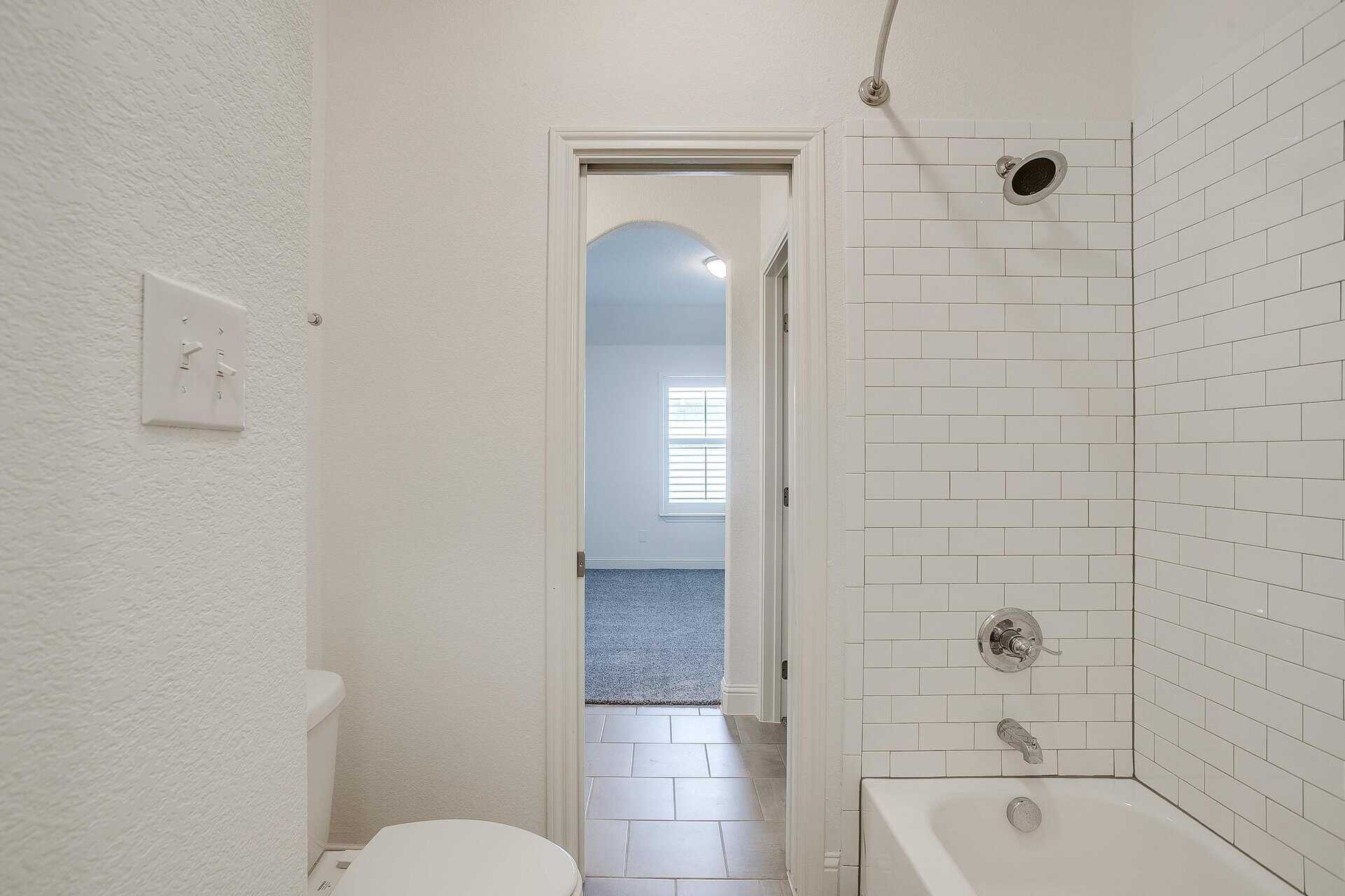 An image that shows 301 Bluestem Ln (37 Of 42)