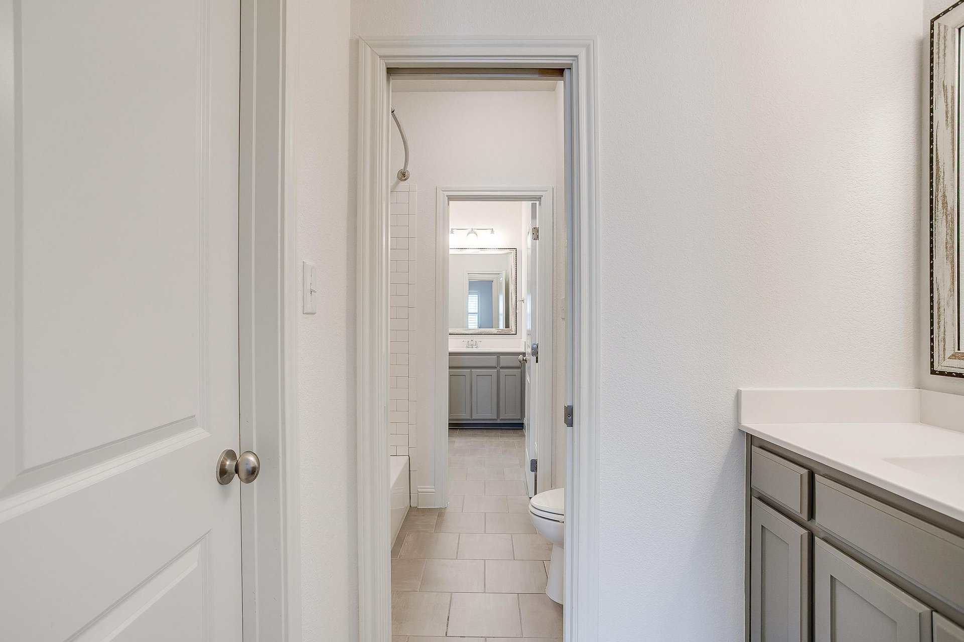 An image that shows 301 Bluestem Ln (39 Of 42)