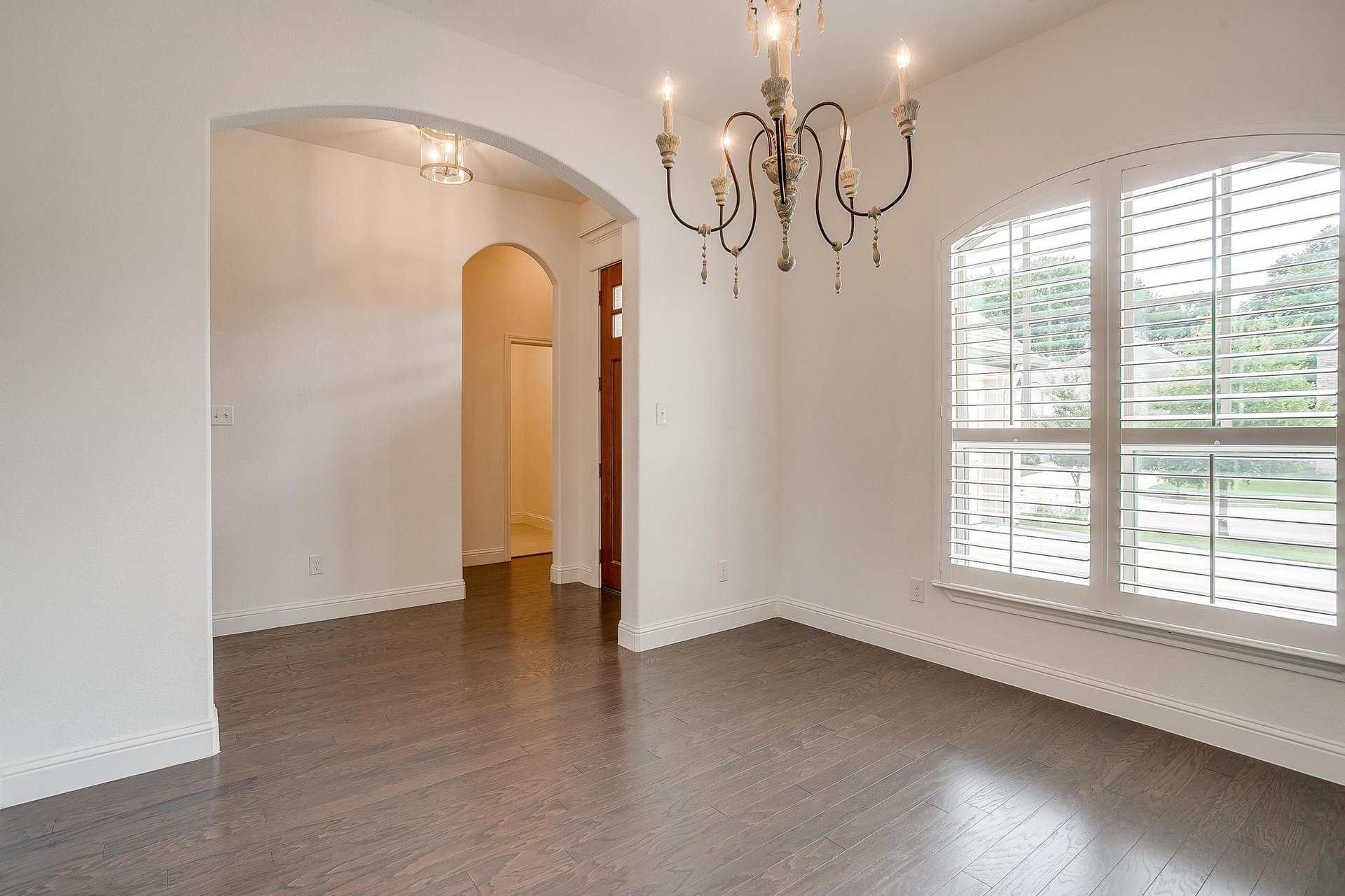 An image that shows 301 Bluestem Ln (4 Of 42)