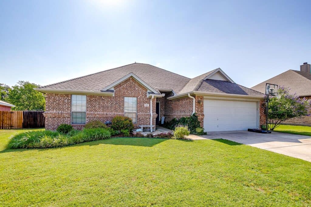 An image that shows 320 Westgate Dr (4 Of 42)