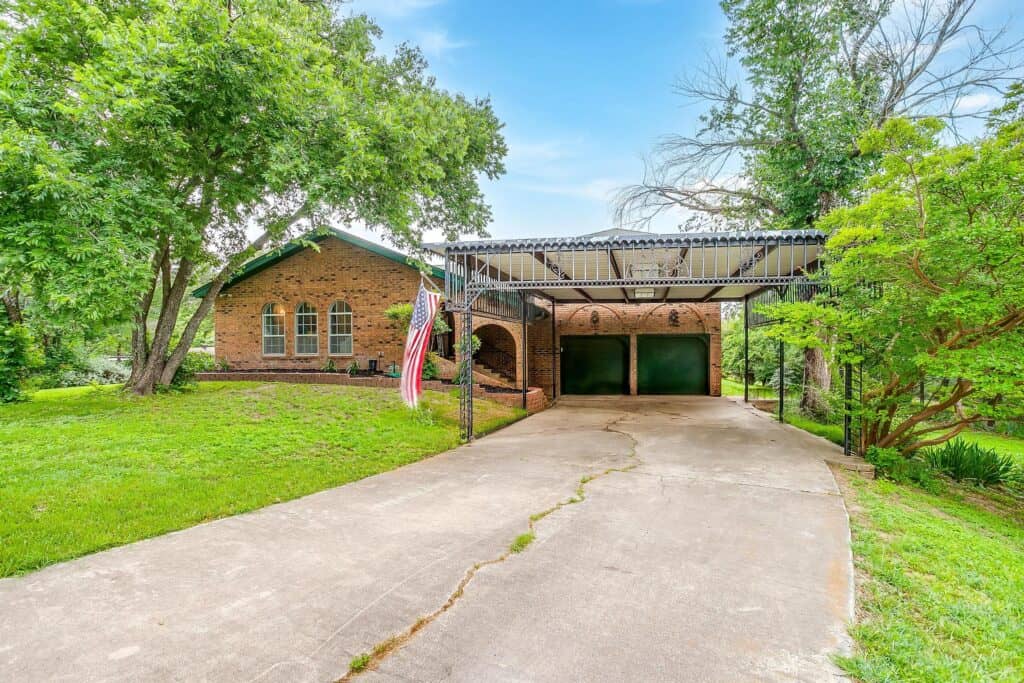 An image that shows 325 Emily Drive (13 Of 62)
