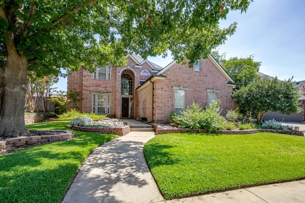 An image that shows 1204 Carousel Dr (1 Of 60)