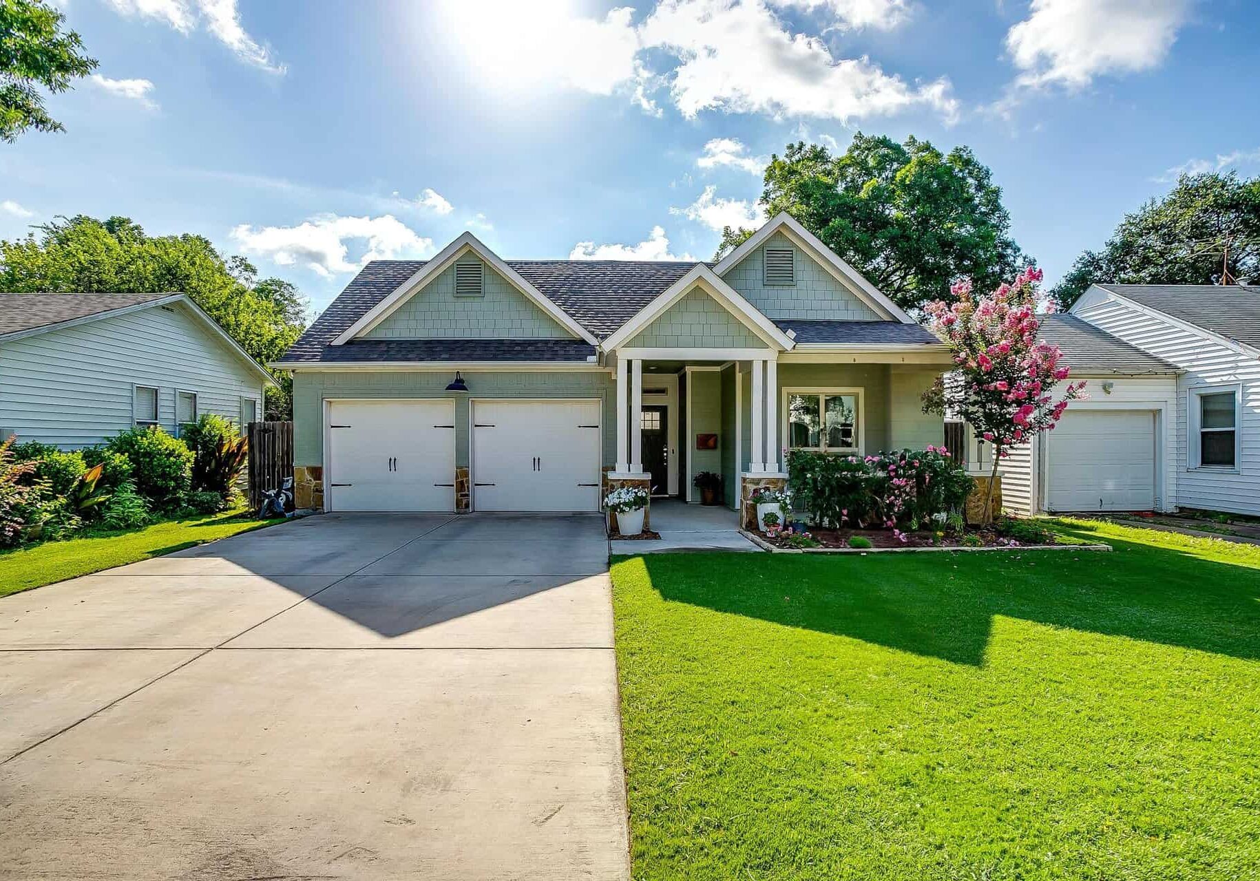 An image that shows 2733 W Townsend (2 Of 42)