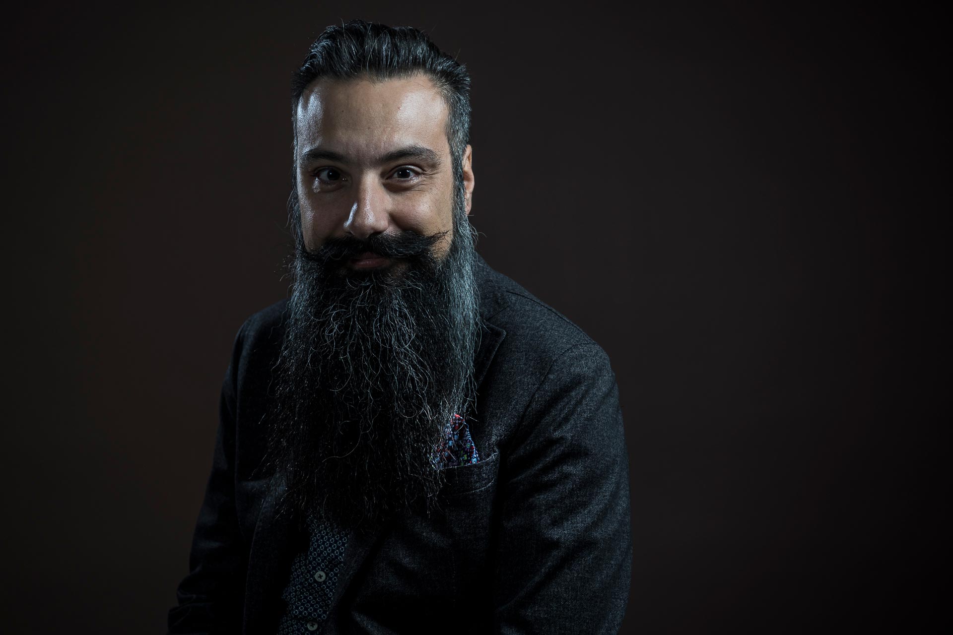 marco alessi fotografo, ritratto uomo con la barba