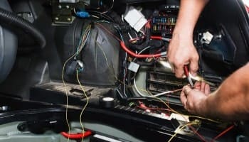 Automotive electrical system repair and diagnostics at Mécanique E.G.L. for reliable vehicle perform.