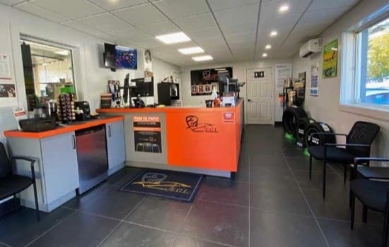 Service center for vehicle repairs and maintenance in Montreal, Quebec.