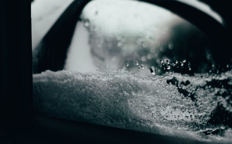  Foggy Windows That Won’t Clear: What Your Defroster Is Trying to Tell You