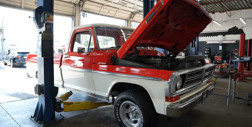 Full-service auto service in Orlando FL at Orlando Auto Repair — ASE Master Technicians, NAPA warranty, all makes and models, 3327 W Colonial Drive