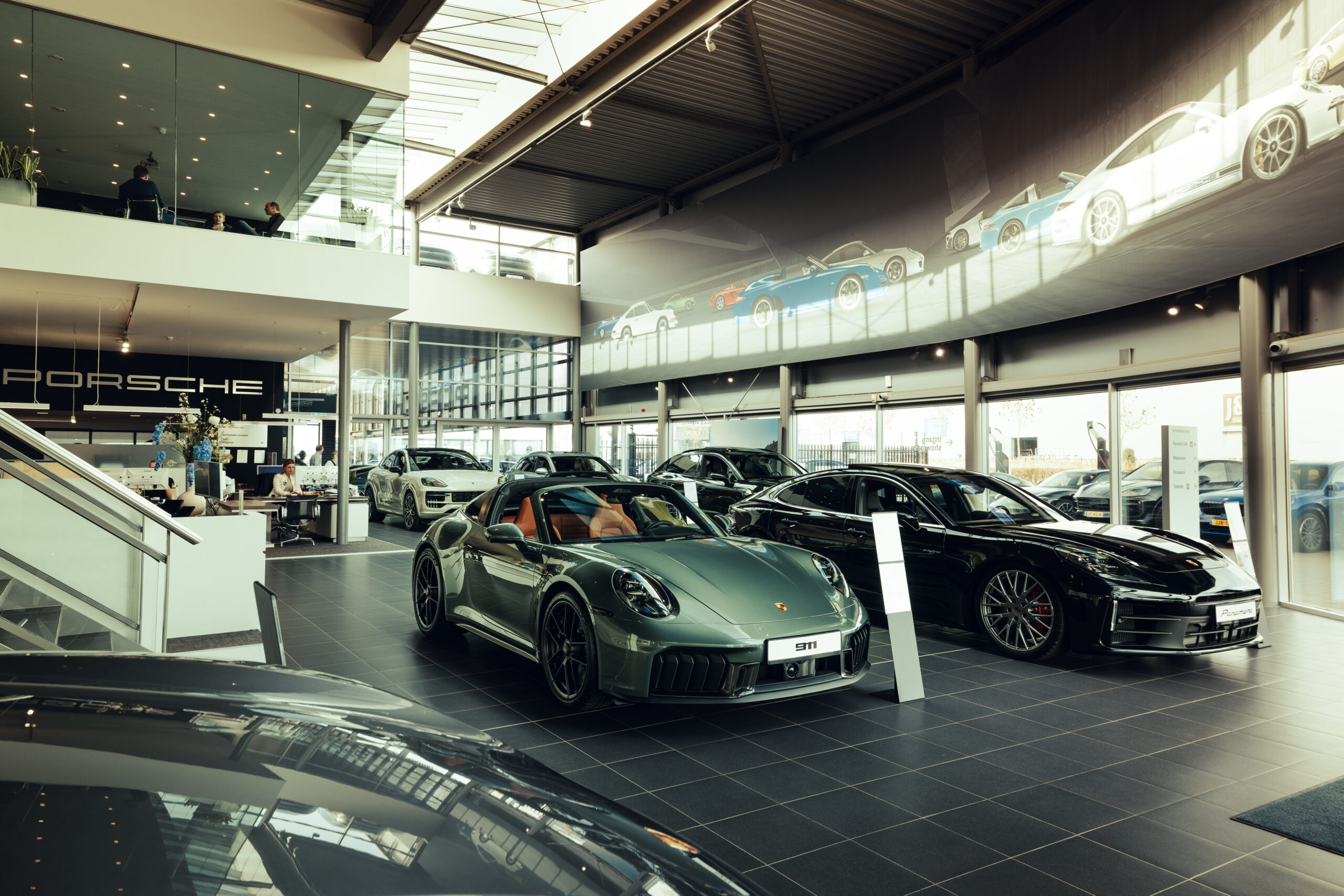 Showroom Porsche Centrum Gelderland