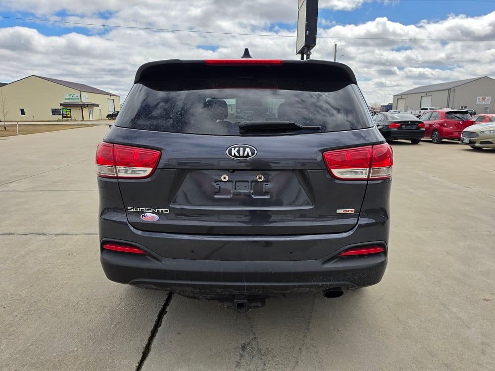 Kia Sorento SUV parked in Pembina Valley, showcasing reliable family transportation.
