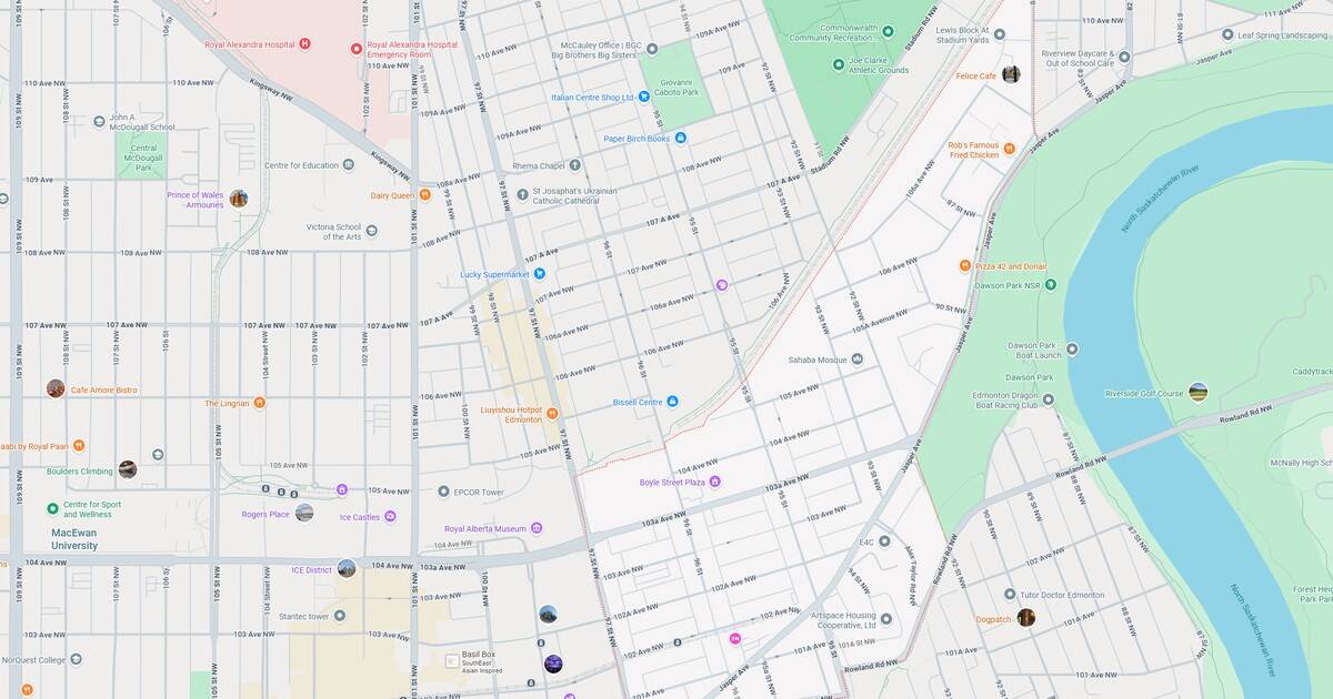 Detailed map of Moscow city highlighting major streets, parks, and landmarks for navigation and travel planning.