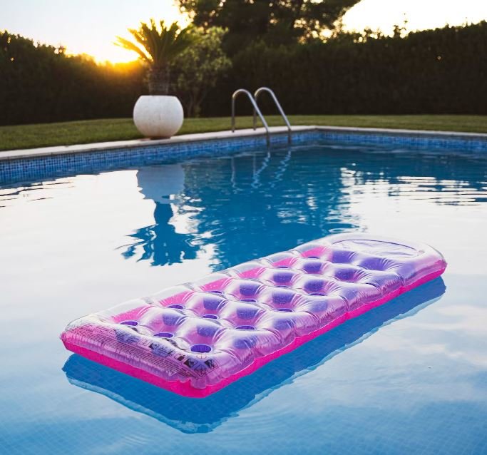 Factors to Consider When Choosing a Pool Cover