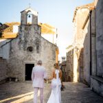 Romantic elopement in hidden alley