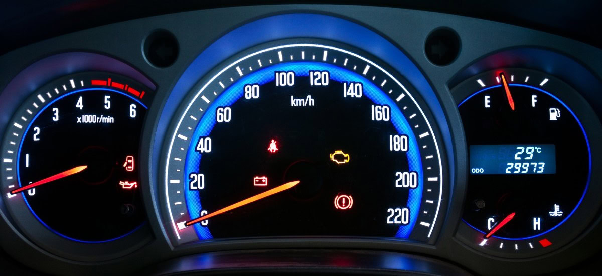 Understanding Car Dashboard Warning Lights: A Guide for Lakewood Drivers