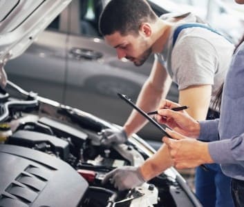 Professional vehicle repair and maintenance at Rapid Fleet Services.