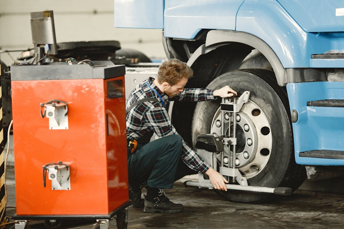 Proper wheel alignment extends tire life and enhances vehicle handling. Trust our experts for precis.