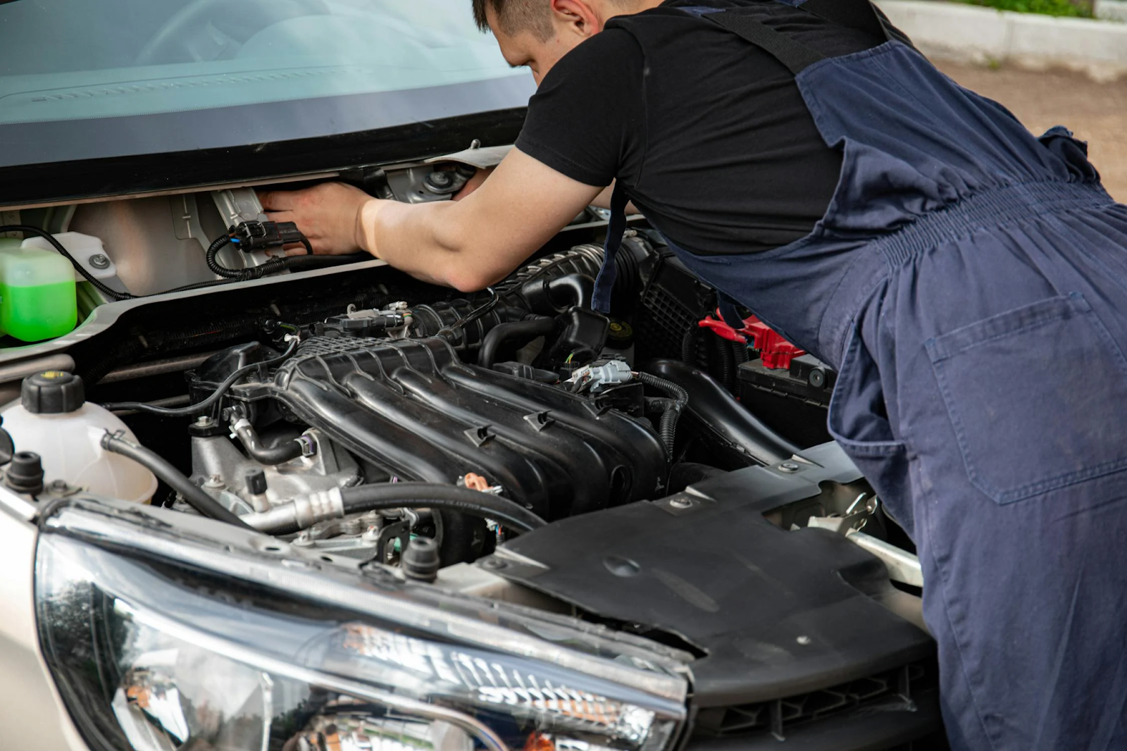 Proactive fleet repairs to minimize downtime and ensure vehicle reliability.