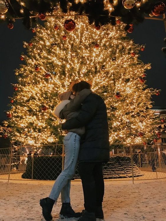 44 Romantic Christmas Date Ideas For Couples To Do This Holiday Season