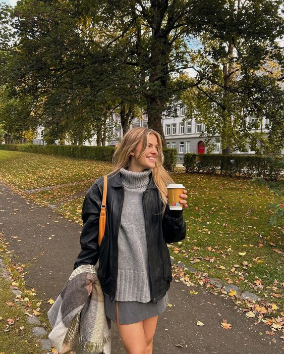 How To Dress For A Coffee Date (16 Cute Outfit Ideas)