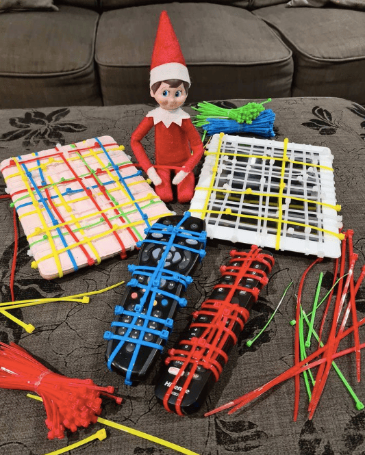 34 Hilarious Elf On The Shelf Ideas You Need To Recreate