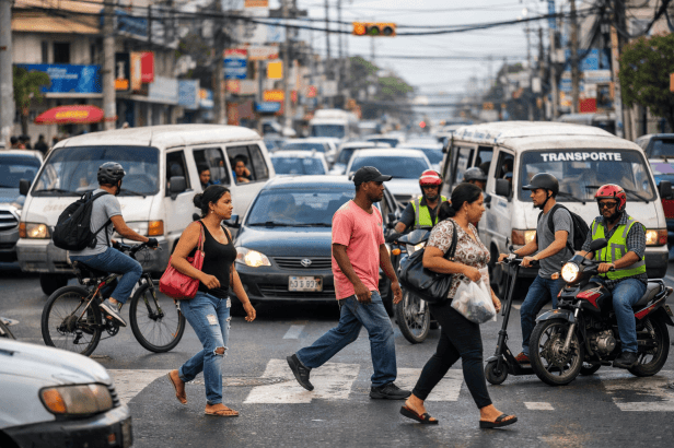 movilidad urbana en Santo Domingo con bicicletas y tráfico
