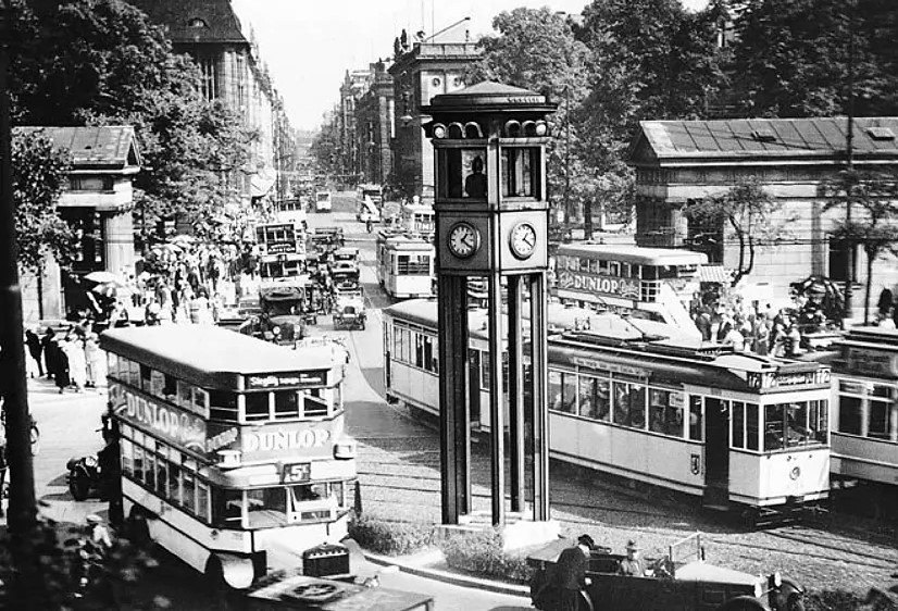 Historia de los Semáforos: De Londres 1868 a los Semáforos Pluviales Moderno