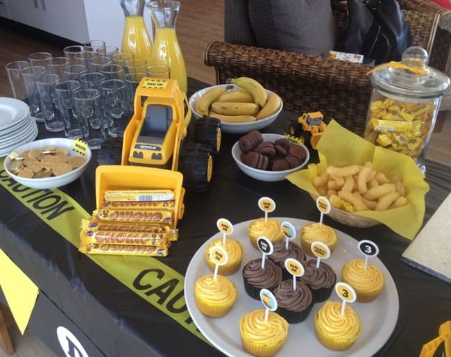 Black & Yellow Table Decor