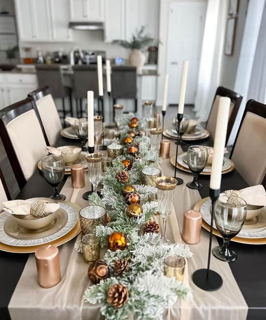Baubles and Pine Cones Centrepieces