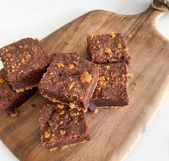 Easy Chocolate Lotus Biscoff Brownies