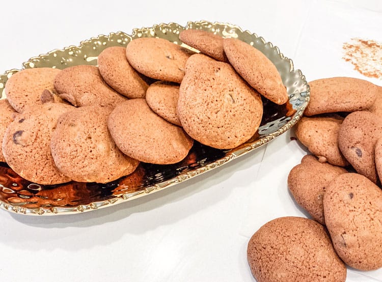 The-Most-Delicious-Chewy-Chocolate-Chip-Cookies-To-Wow-A-Crowd