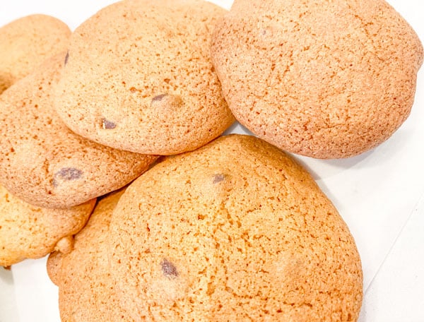 delicious chocolate chip cookies