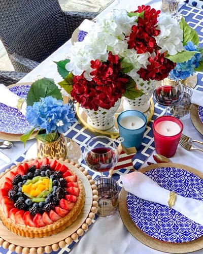 Stylish Independence Day Table Idea