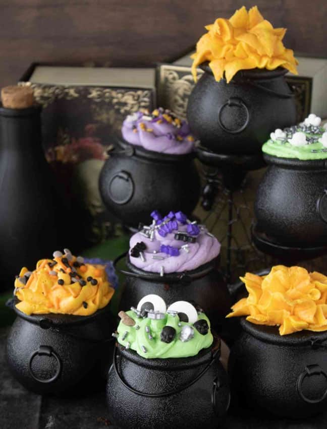 Mini Cauldron Cakes