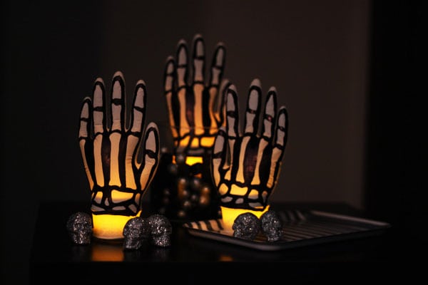 Cheap DIY Halloween Decoration Ideas That Are Spooky & Fun