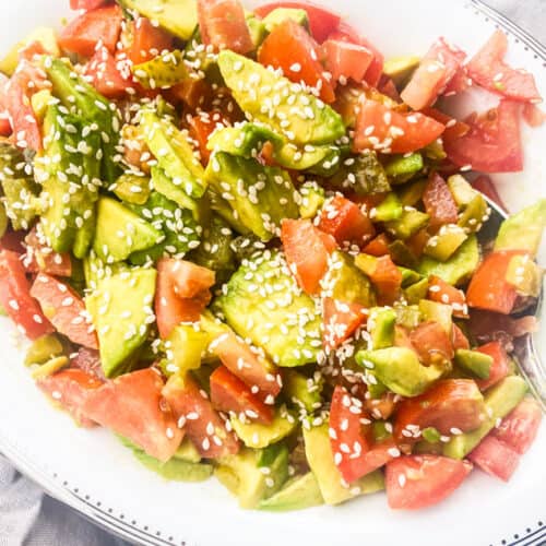 Delicious-Avocado-&-Tomato-Salad-With-an-Irresistible-Twist