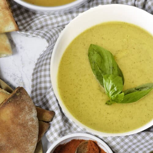 Super Easy & Delicious Cauliflower Soup