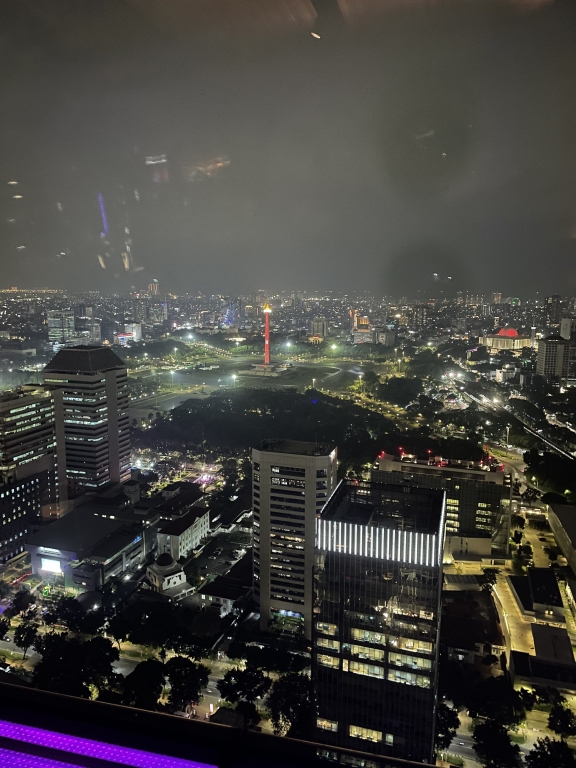ジャカルタの夜景、思った以上に発展していて驚きました
