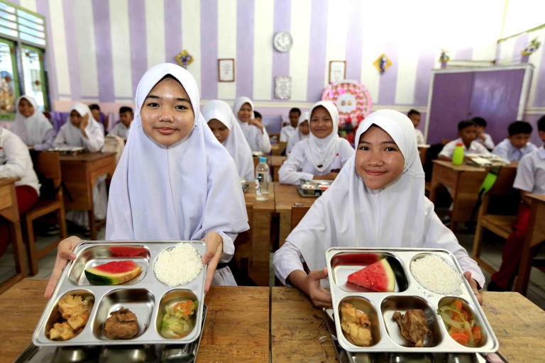 What is Indonesia’s free school meal program Makan Bergizi Gratis (MBG)?