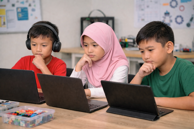 Manfaat Anak Belajar Coding